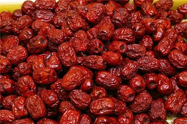 Dream of Red Dates Meaning and Interpretation NuvoraDream - DreamDecode-DreamDecode