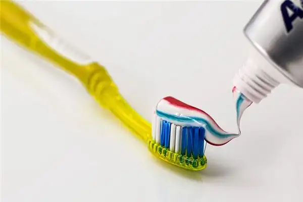 Dreaming of Rotten Teeth Meaning and Interpretation - NuvoraDream