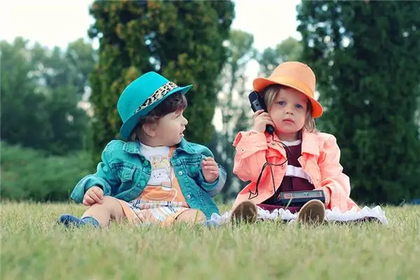 Dream Interpretation of Cousins - Nuvora Dream - DreamDecode-DreamDecode