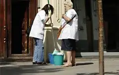 Dream Interpretation of Seeing a Neighbor - NuvoraDream