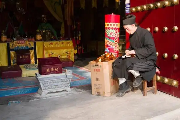 Dream Interpretation of Seeing a Taoist Priest NuvoraDream