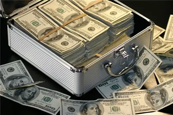 Dream of Rich People Meaning and Interpretation - NuvoraDream