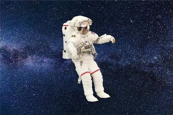 Dreaming of Aliens and Astronauts Meaning - NuvoraDream