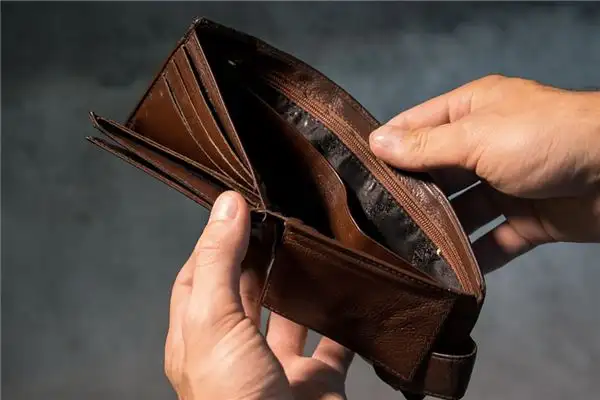 Dream Interpretation of Seeing Someone Go Bankrupt - NuvoraDream
