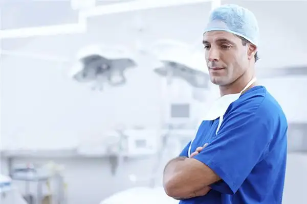 Dreaming of a Surgeon Meaning and Interpretation - NuvoraDream