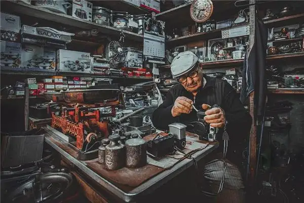 Dreaming of a Mechanic Meaning and Interpretation - NuvoraDream