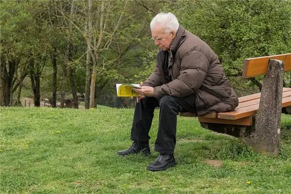 Dream Interpretation of Seeing an Old Man or Elderly Uncle