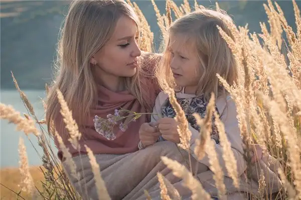 Dream Interpretation of Seeing Your Aunt in a Dream - NuvoraDream