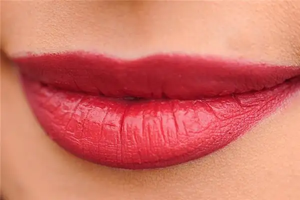 Dreaming of Lips Meaning and Interpretation - NuvoraDream