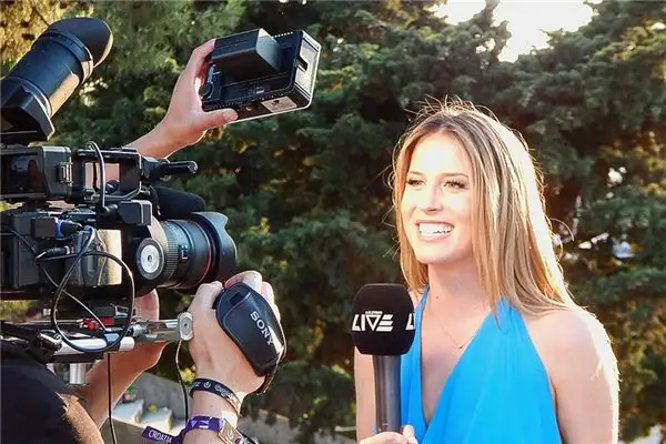 Dream Interpretation of Seeing a Journalist NuvoraDream