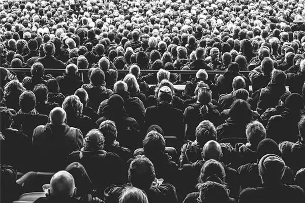 Dreaming of a Huge Crowd Meaning and Interpretation - NuvoraDream