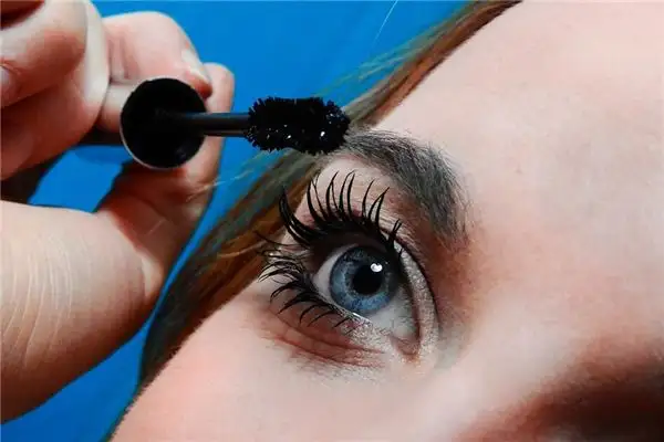 Dreaming of Eyelashes Meaning and Interpretation - NuvoraDream