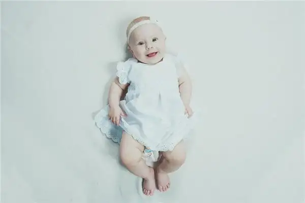 Dreaming of a Little Girl Smiling at Me - NuvoraDream Interpretation