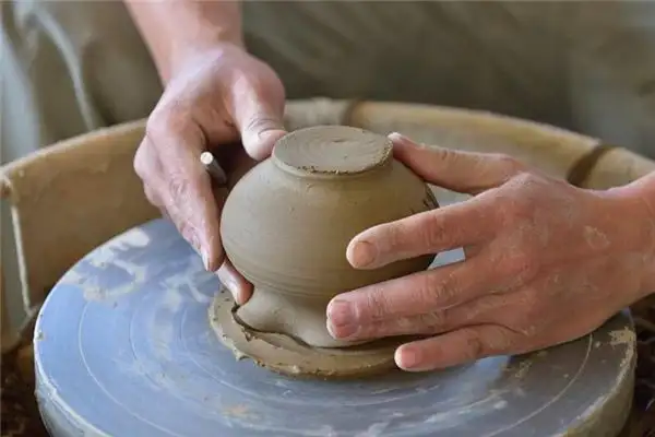 Dream of a Potter Meaning and Interpretation - NuvoraDream