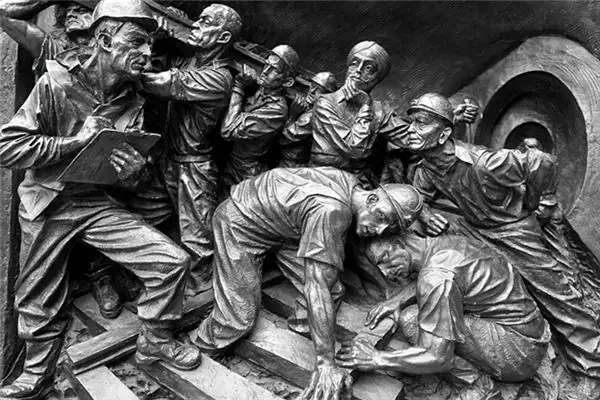 Dream of a Miner Meaning and Interpretation - NuvoraDream