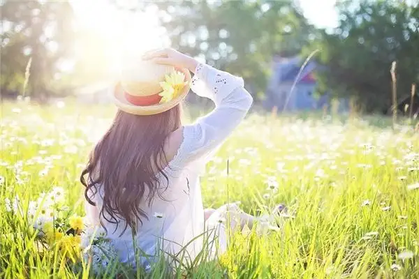 Dreaming of a Hot Summer Scene Meaning and Interpretation - NuvoraDream-DreamDecode