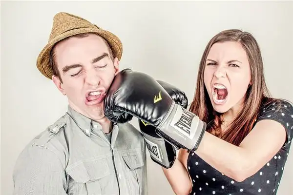 Dream Interpretation Fighting with Family Meaning and Analysis-DreamDecode