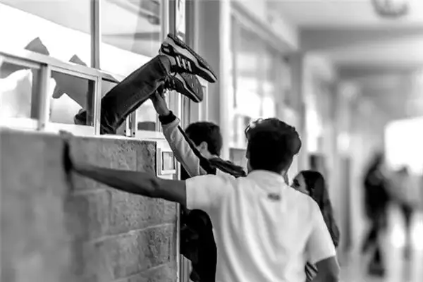 Dreaming of Skipping Class Meaning and Interpretation - NuvoraDream - DreamDecode-DreamDecode