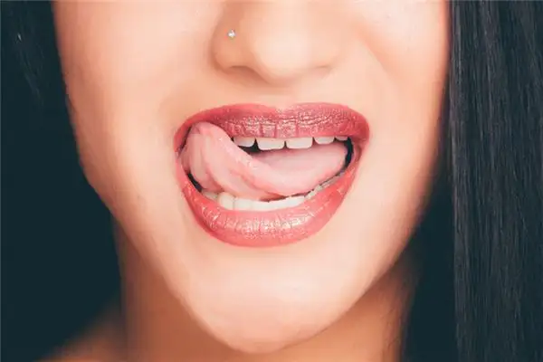 Dream Interpretation of a Broken Tongue - NuvoraDream-DreamDecode