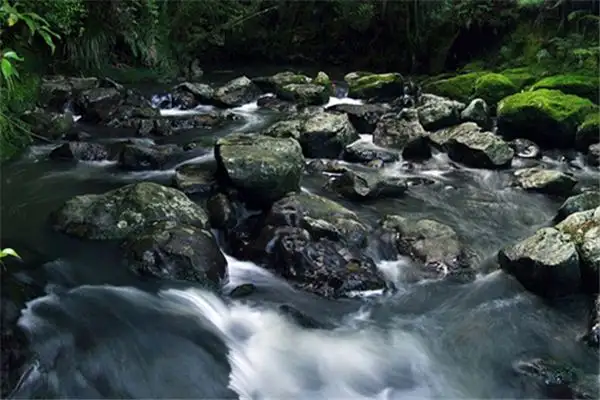 Dream Interpretation Flowing Water Meaning in Dreams - NuvoraDream - DreamDecode-DreamDecode