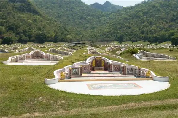 Dream of Funeral and Grave Meaning - NuvoraDream-DreamDecode