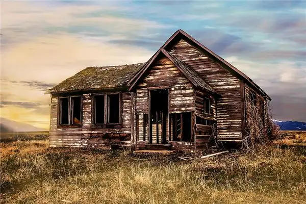 Dream Interpretation of a Broken House - NuvoraDream