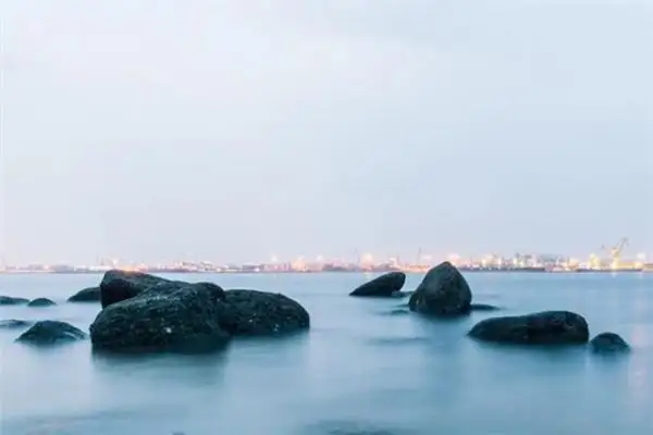 Dream of Oil Meaning and Interpretation - NuvoraDream