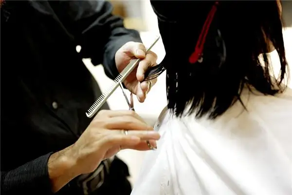 Dream Interpretation Cutting Hair Meaning - NuvoraDream