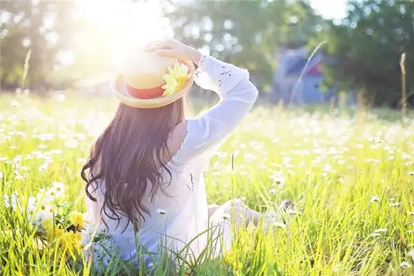 Dreaming of August Meaning and Interpretation - NuvoraDream - DreamDecode-DreamDecode