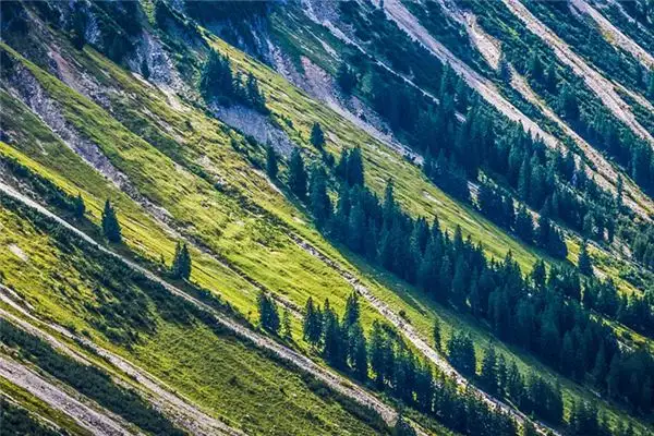 Dreaming of Slopes Meaning and Interpretation - NuvoraDream-DreamDecode