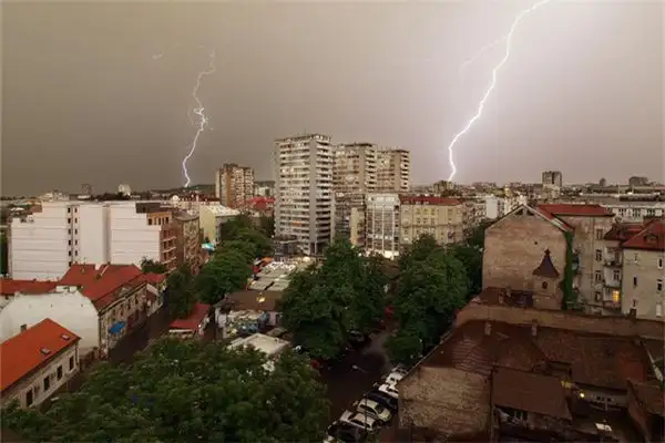 Dream Interpretation of Thunder and Power Outage - NuvoraDream - DreamDecode-DreamDecode