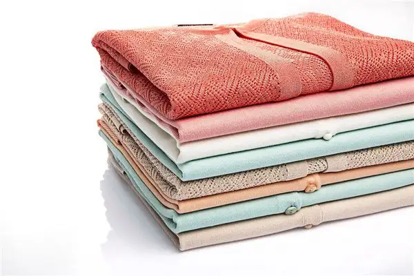Dream Interpretation of Packing Old Clothes - NuvoraDream - DreamDecode-DreamDecode