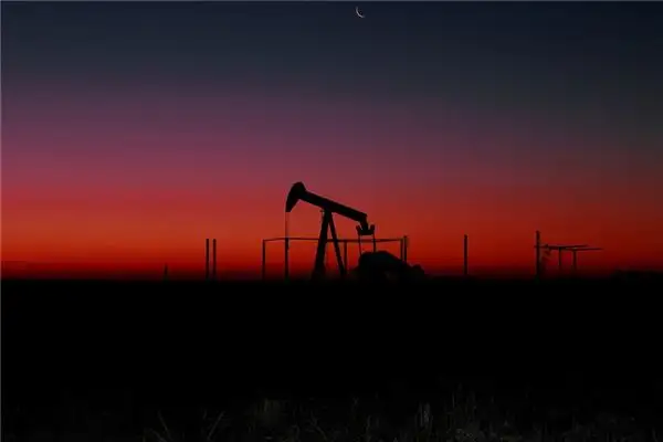 Dream of Oil Field Meaning and Interpretation - NuvoraDream - DreamDecode-DreamDecode
