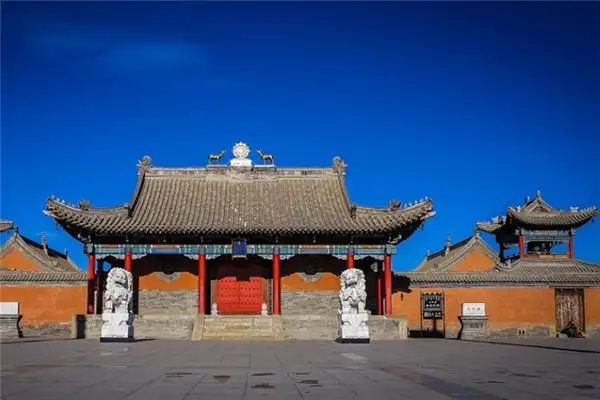 Dreaming of a Buddhist Temple Meaning and Interpretation - NuvoraDream-DreamDecode