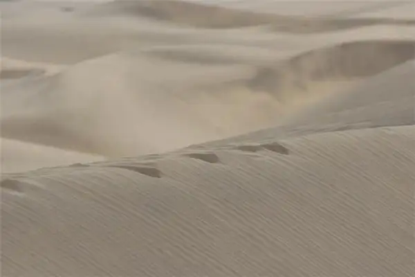 Dreaming of Quicksand Meaning and Interpretation - NuvoraDream