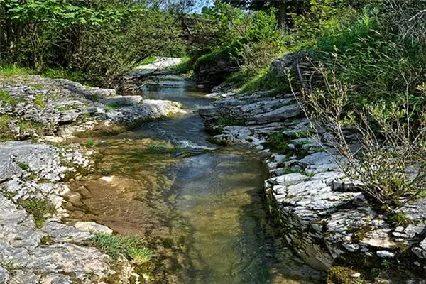 Dream Interpretation of Mountain Spring Water in Nuvoradream - DreamDecode-DreamDecode