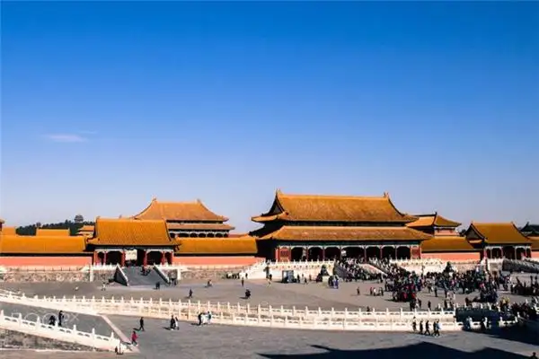 Dream Interpretation of a Palace in Your Sleep-DreamDecode