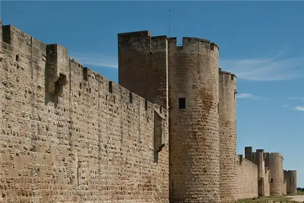 Dream Interpretation of Seeing a City Wall in Your Sleep - NuvoraDream - DreamDecode-DreamDecode