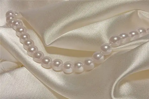 Dream Interpretation Finding Pearls Meaning - NuvoraDream-DreamDecode