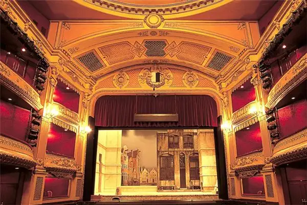 Dream Interpretation of Watching a Play NuvoraDream-DreamDecode