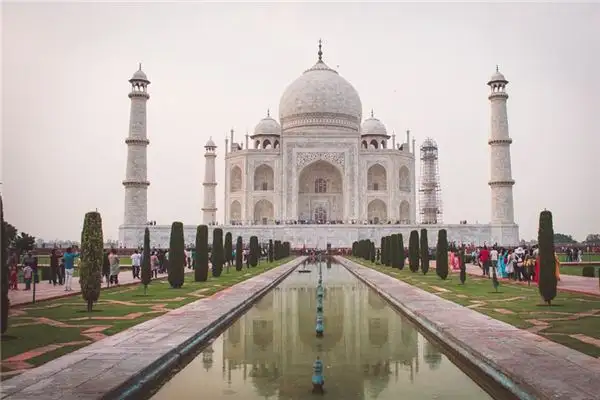 Dreaming of a Shrine Meaning and Interpretation - NuvoraDream-DreamDecode