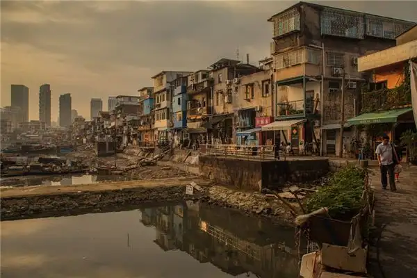 Dream of Poverty Meaning and Interpretation - NuvoraDream