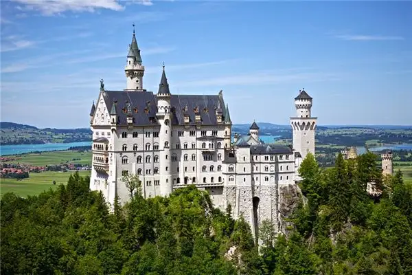 Dream of a Tower Meaning and Interpretation - NuvoraDream-DreamDecode