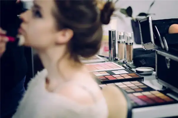 Dream Interpretation of Makeup Room - NuvoraDream-DreamDecode