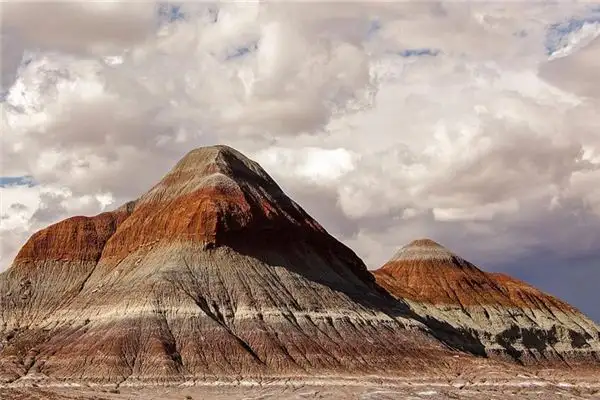 Dream Interpretation of Carrying a Mountain in Your Sleep - NuvoraDream - DreamDecode-DreamDecode
