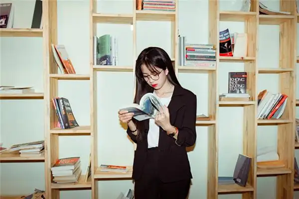 Dream Interpretation of Reading a Book in Your Sleep - NuvoraDream