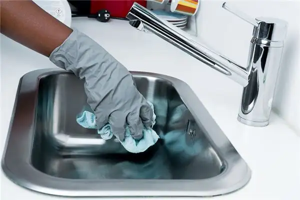 Dream Interpretation Cleaning in Dream Meaning-DreamDecode