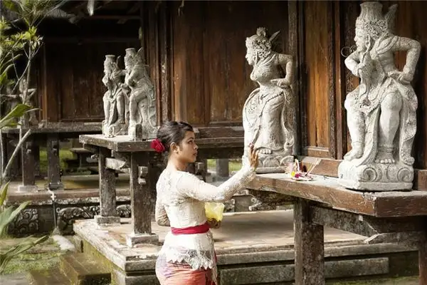 Dreaming of Ancestor Worship NuvoraDream-DreamDecode