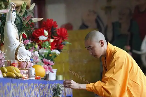Dream Interpretation of Worshipping Gods in a Temple - NuvoraDream-DreamDecode