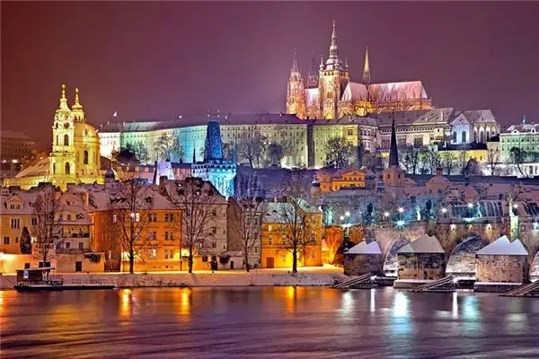 Dreaming of a Castle Meaning and Interpretation - NuvoraDream